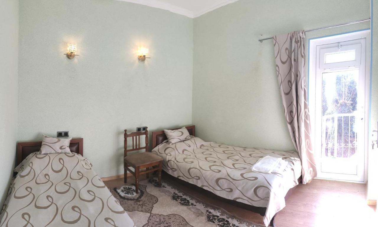 Dost Evi Motel Sheki Exterior photo
